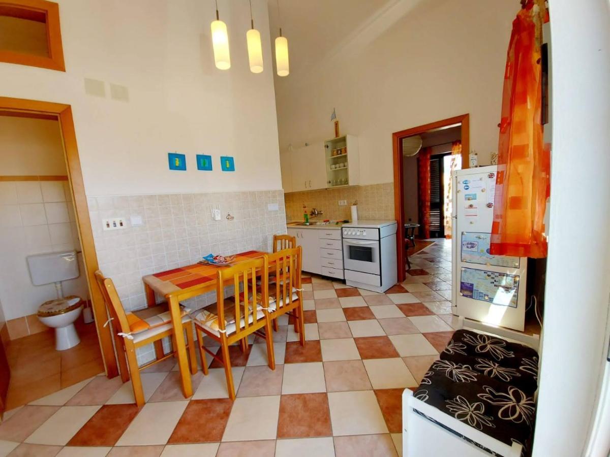 Apartment Pepo Pag Паг Екстериор снимка