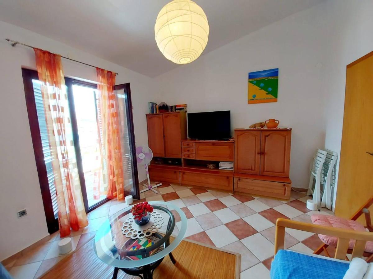 Apartment Pepo Pag Паг Екстериор снимка