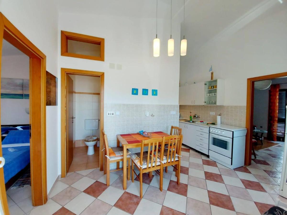 Apartment Pepo Pag Паг Екстериор снимка
