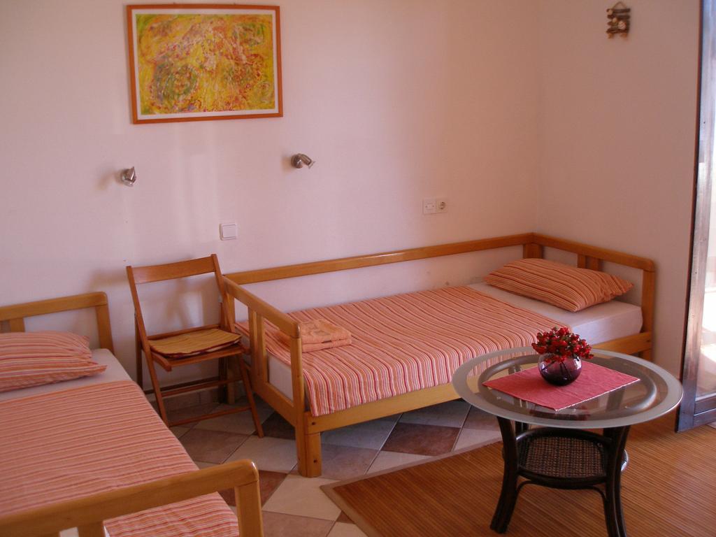 Apartment Pepo Pag Паг Екстериор снимка