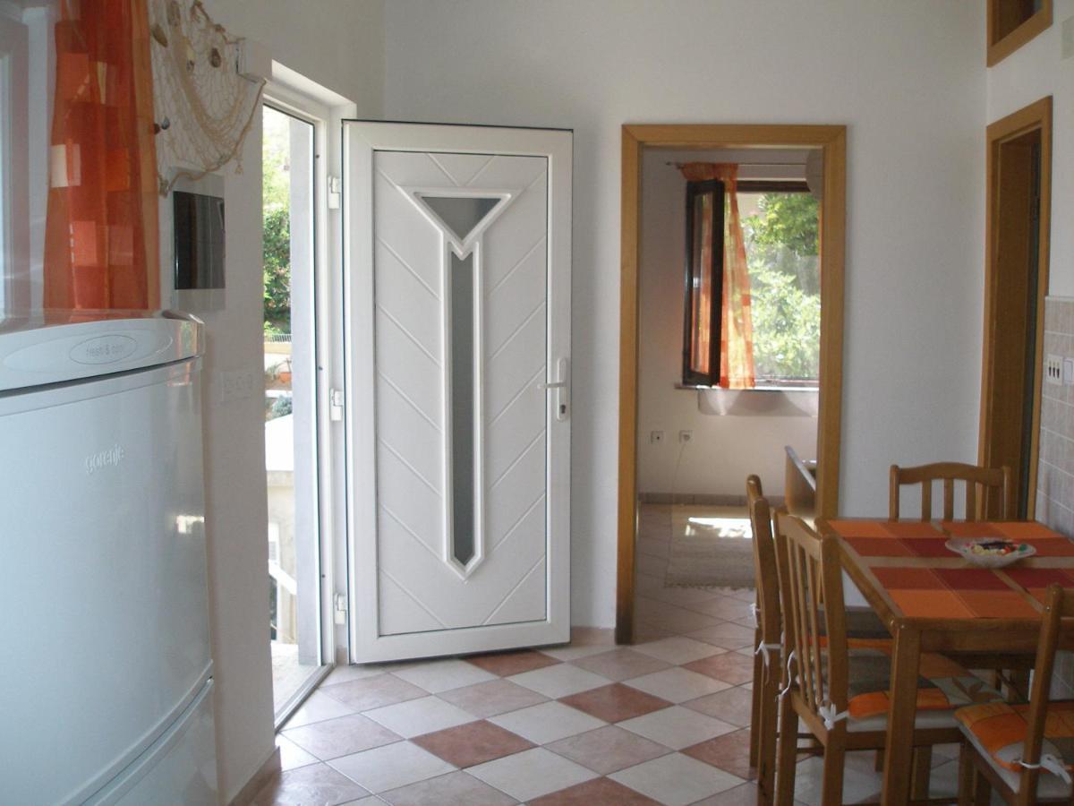 Apartment Pepo Pag Паг Екстериор снимка